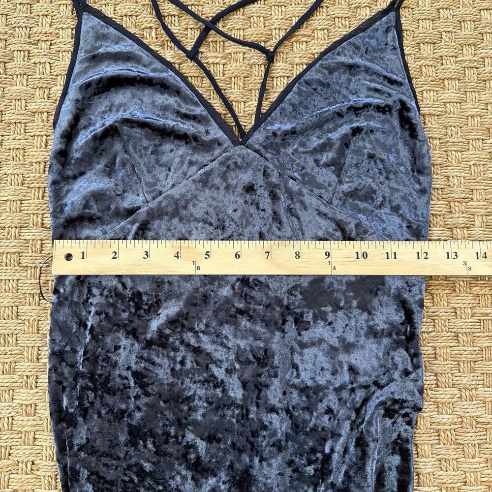 NWT Paper Crane Crushed Velvet Navy Blue Slip Dress Women’s Size Small - Picture 14 of 15